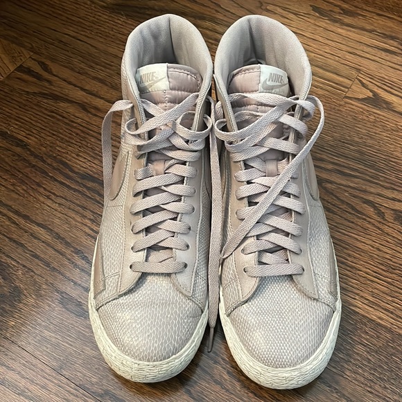 Nike x J Crew Women’s Blazer Mid Top Snakeskin Sneakers, 12 - Picture 5 of 8